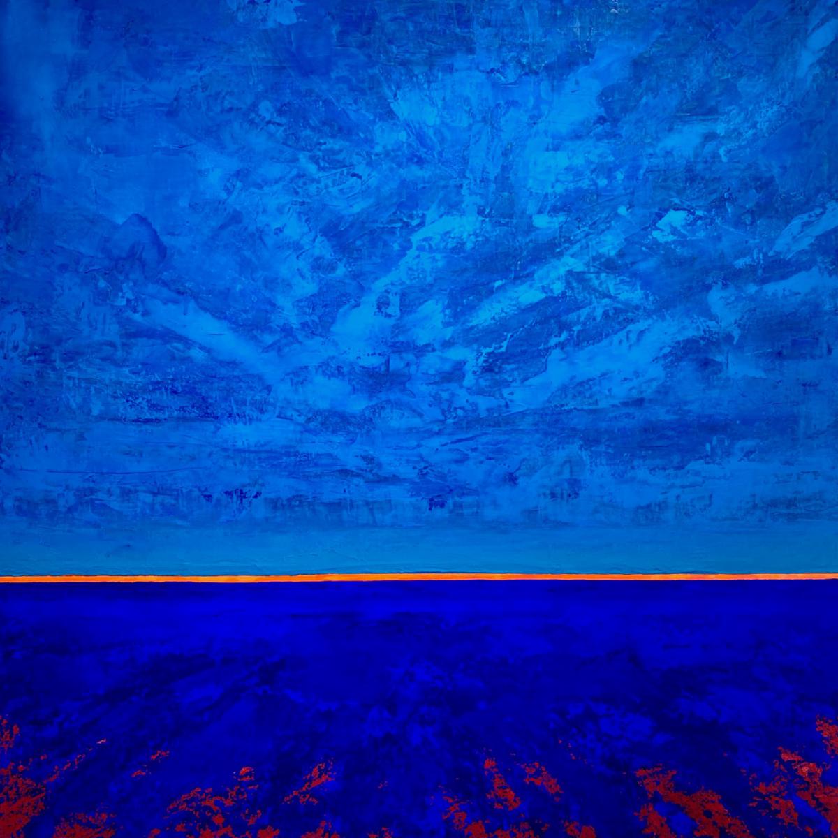 Gemälde mit abstrakter Malerei mit Rot, Orange, Blau und Ultramarin- ähnlich einer Landschaft mit Meer vor einem Sonnenuntergang ausgestellt auf der Discovery art fair 2024